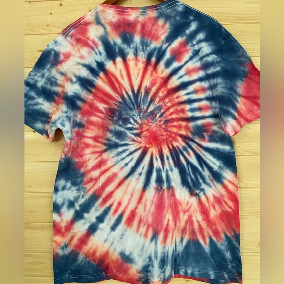 GILDAN Soft Style | Tie-Dye T-Shirt | Color: Red, White, Blue | Size: Unisex S … - Picture 5 of 9